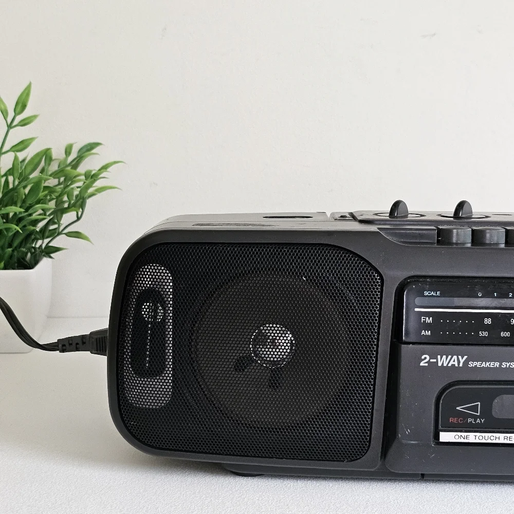 Sony CFS-200 Portable Black Boombox, Stereo Tape Player, Non Working Cassette
